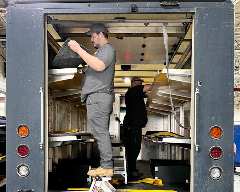 autoply-work-truck-installation-2